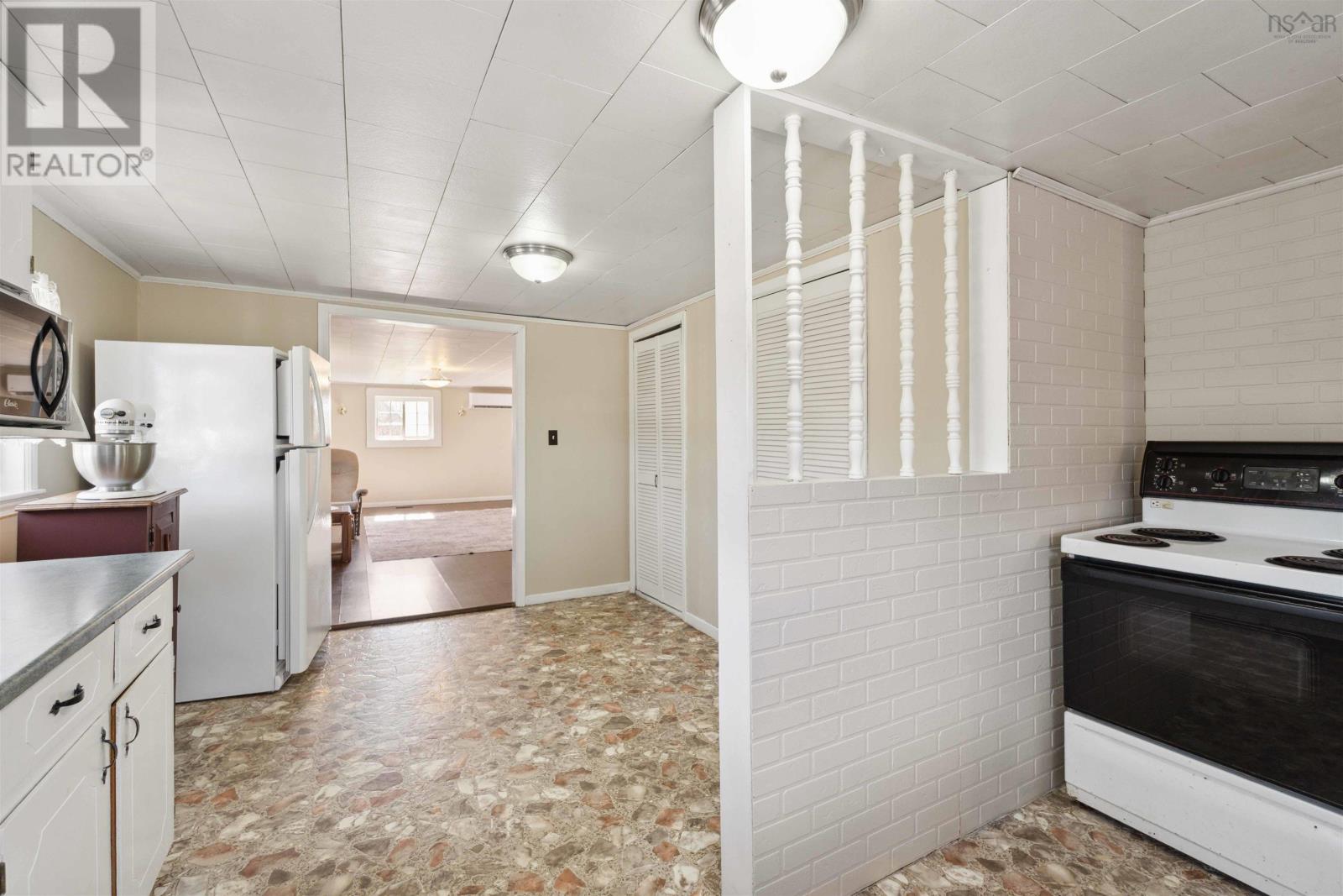 3955 Shore Road W Property Photo 24