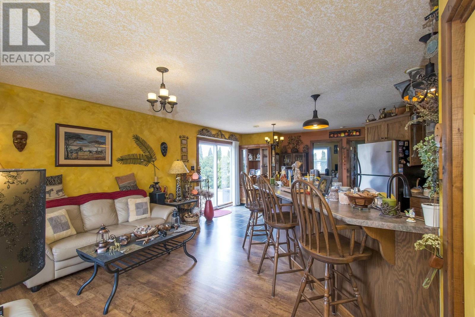8963/8965 201 Highway Property Photo 3