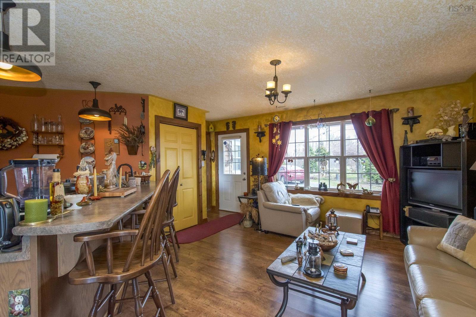 8963/8965 201 Highway Property Photo 4