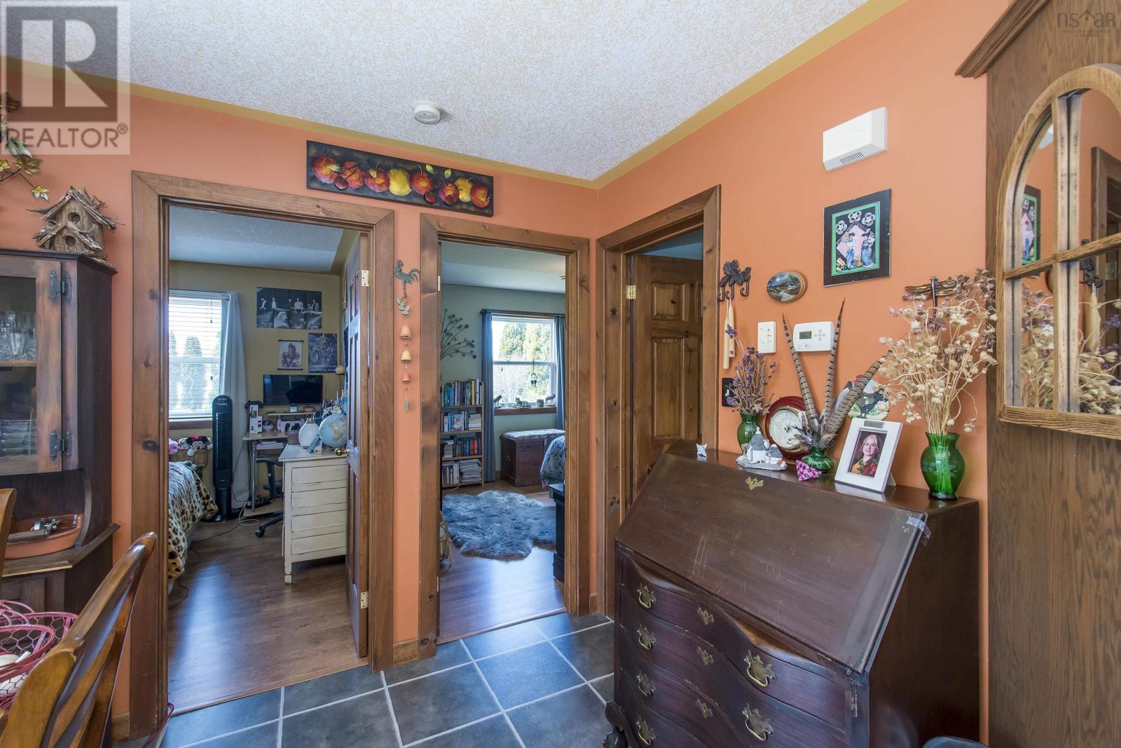 8963/8965 201 Highway Property Photo 5
