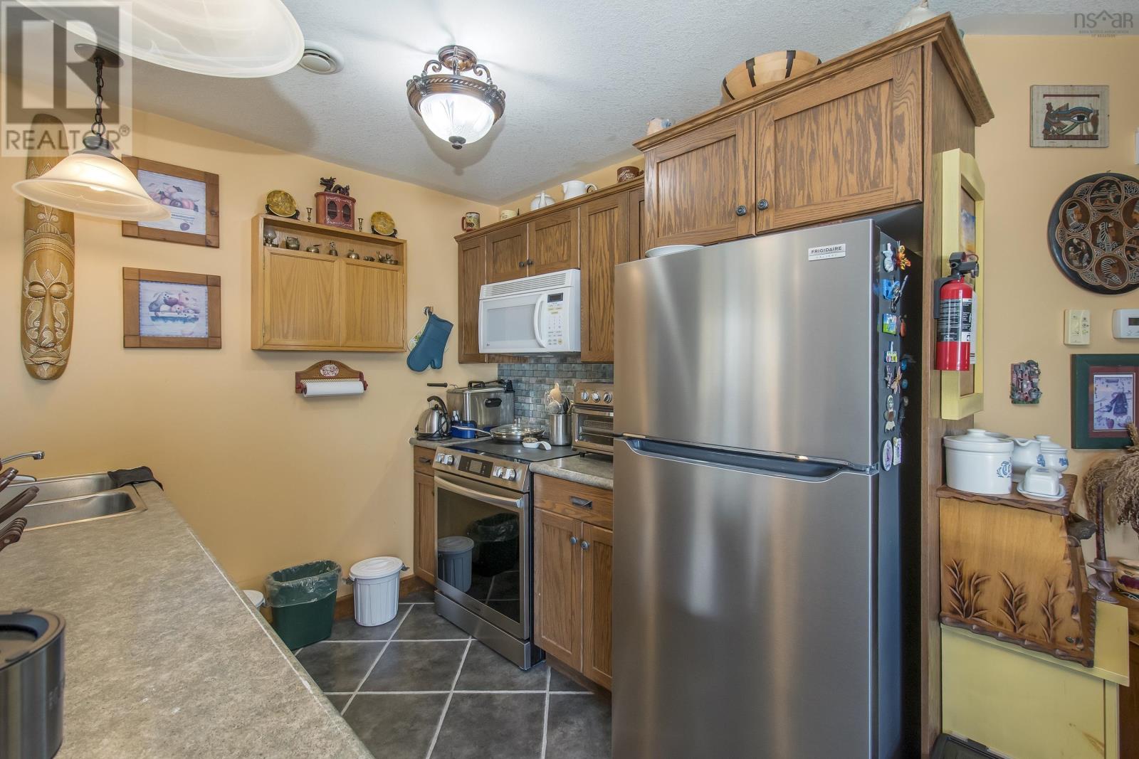 8963/8965 201 Highway Property Photo 23