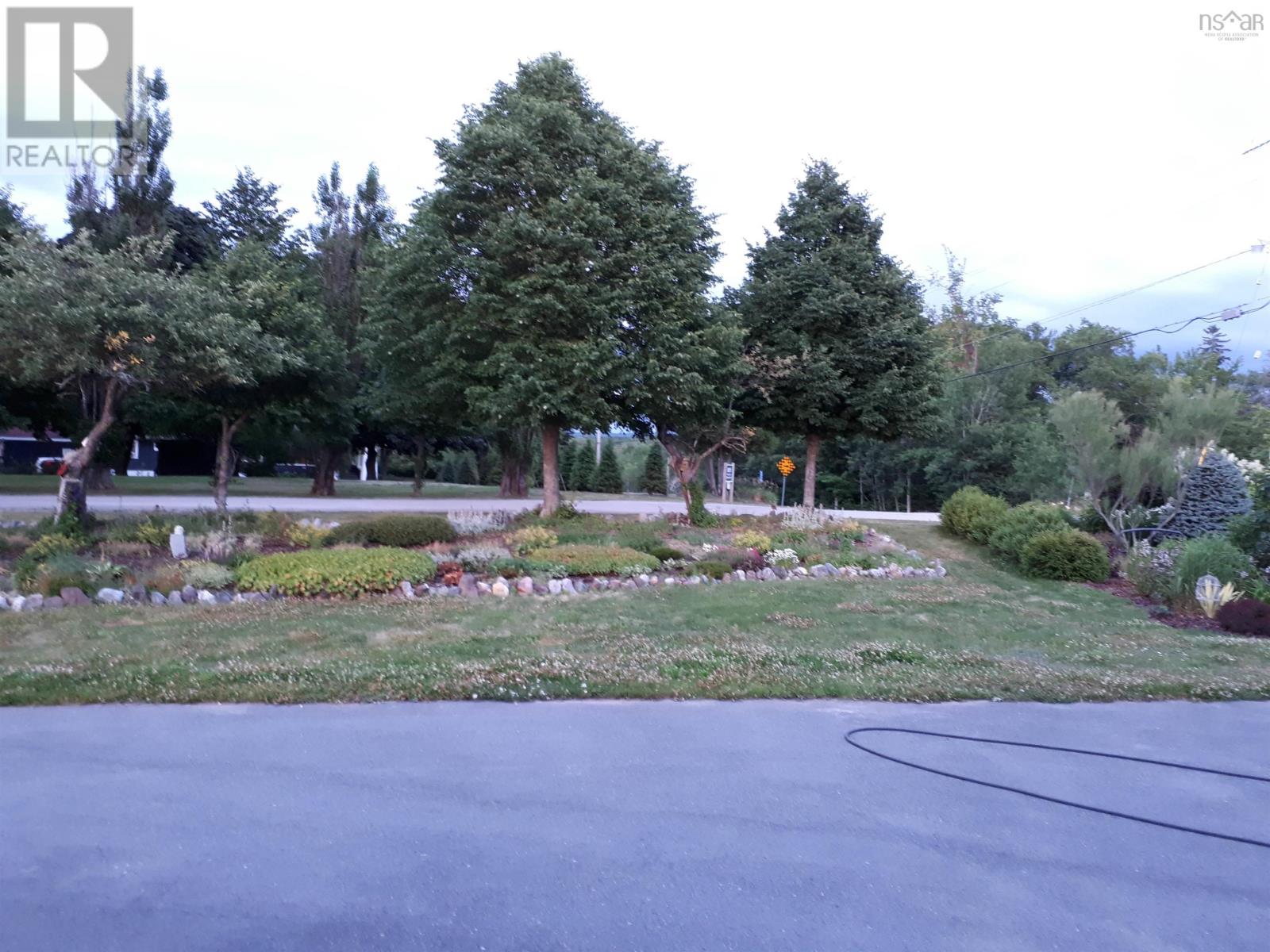 8963/8965 201 Highway Property Photo 38