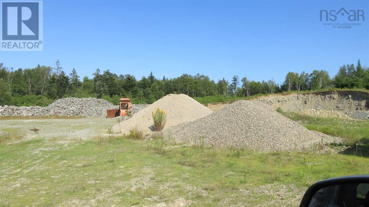 Highway 101 Property Photo 24