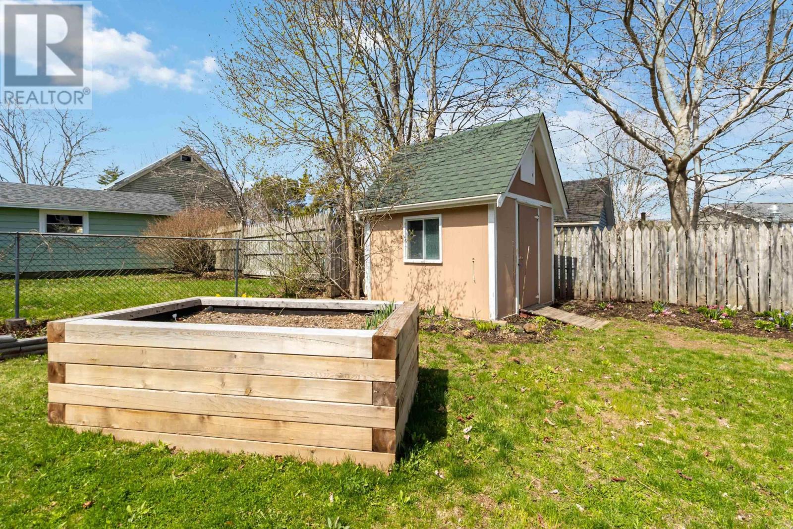 23 Pleasant Street Property Photo 45