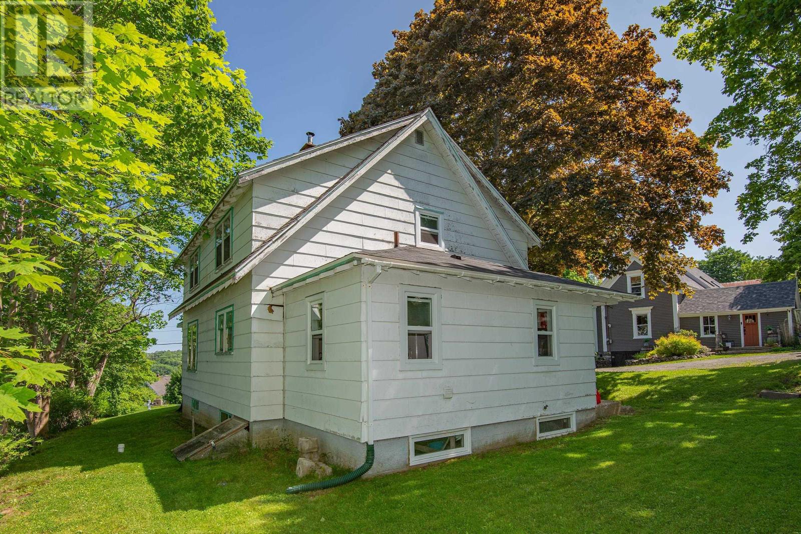16 Weymouth Falls Road Property Photo 6