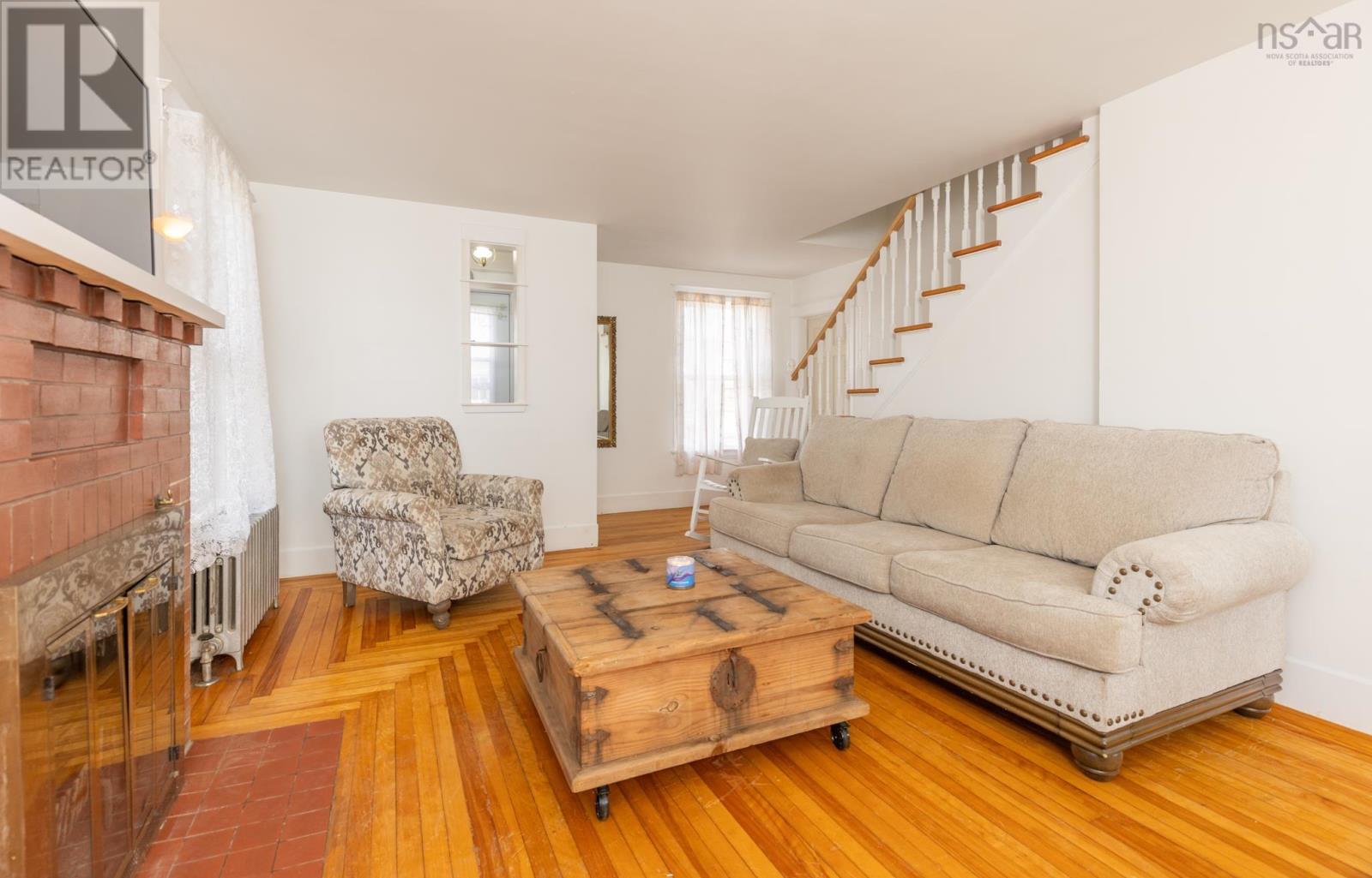 91 Cliff Street Property Photo 3
