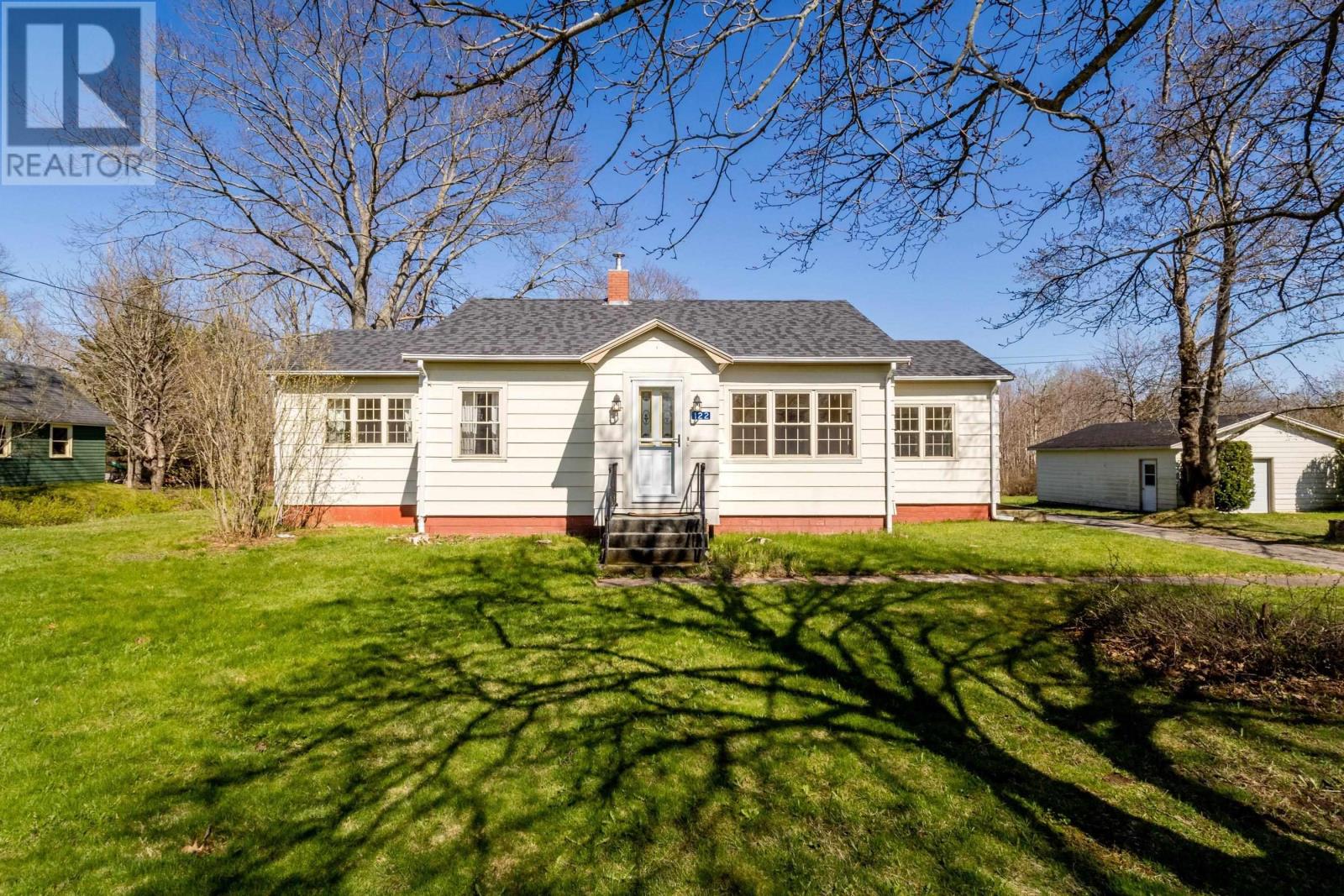 122 Maple Avenue Property Photo 1