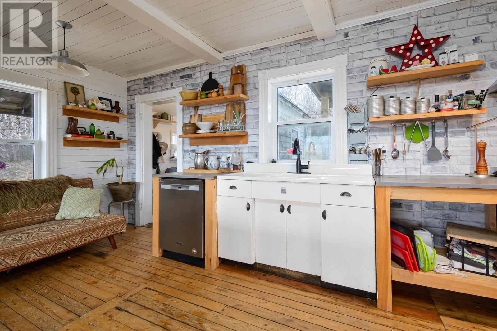 29219 Cabot Trail Property Photo 8