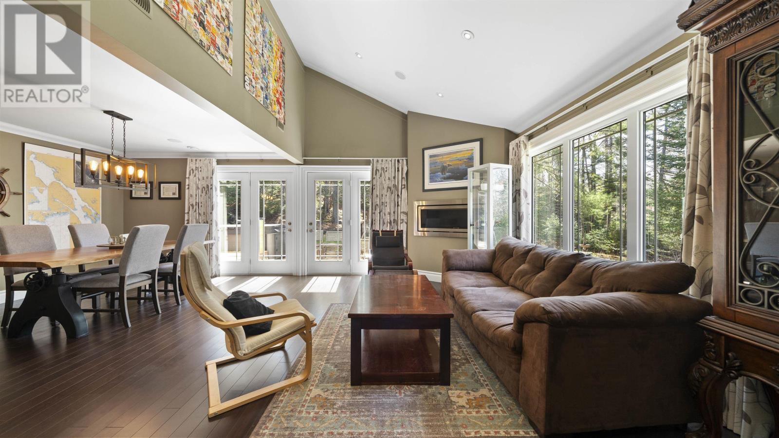32 Lakeland Street Property Photo 7