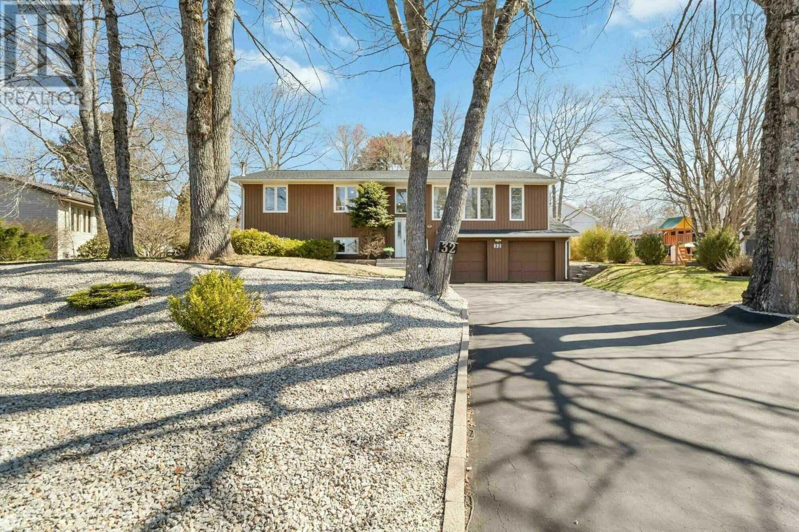 32 Hopkins Drive Property Photo