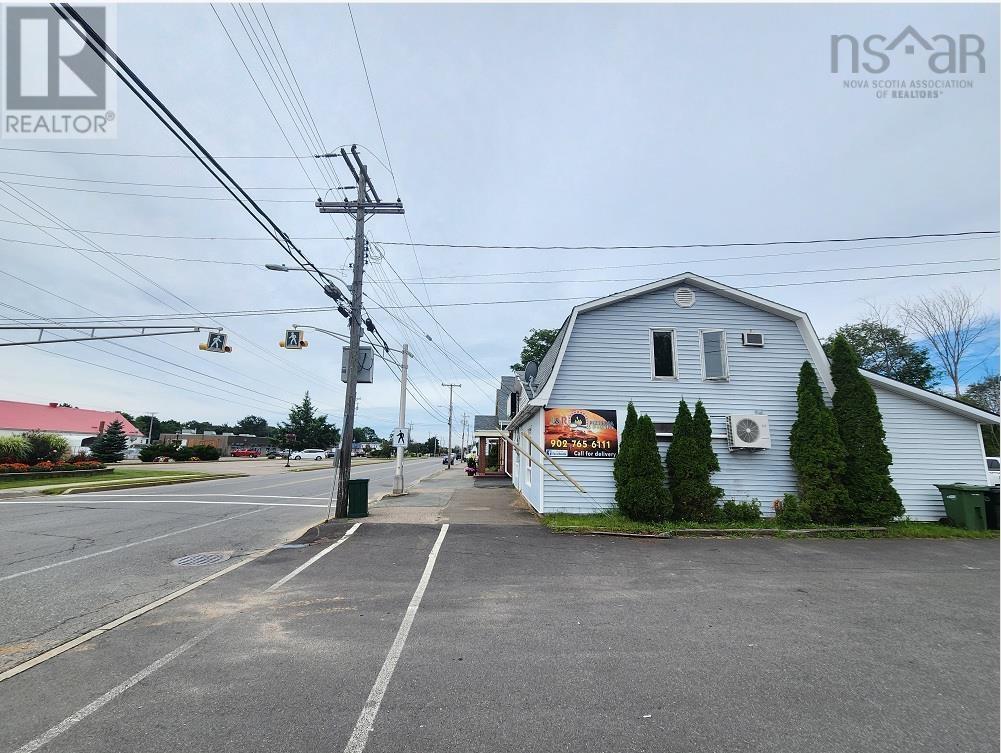 663 Main Street Property Photo 3
