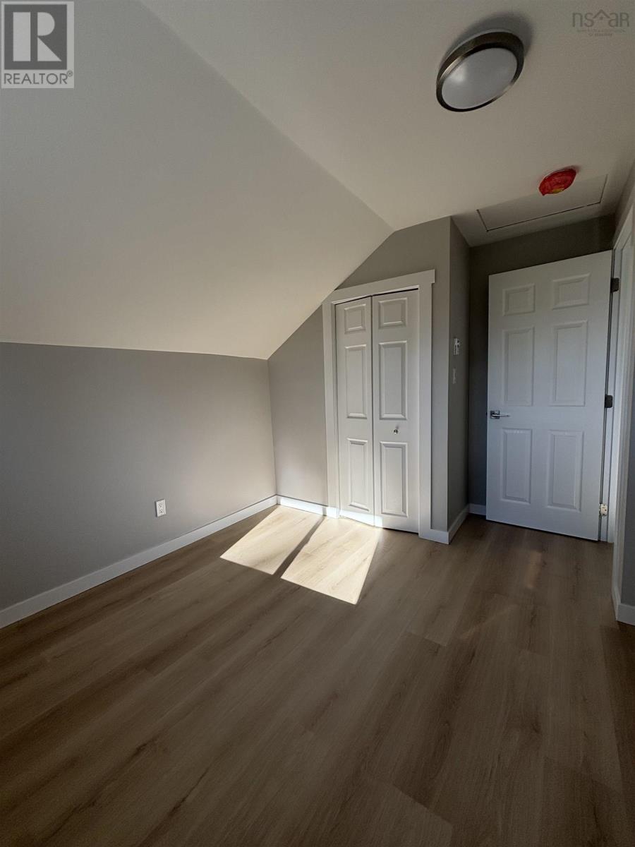 47 School Street Property Photo 18