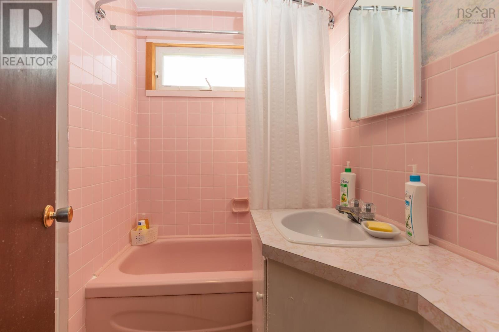 2473 Chebogue Road Property Photo 25