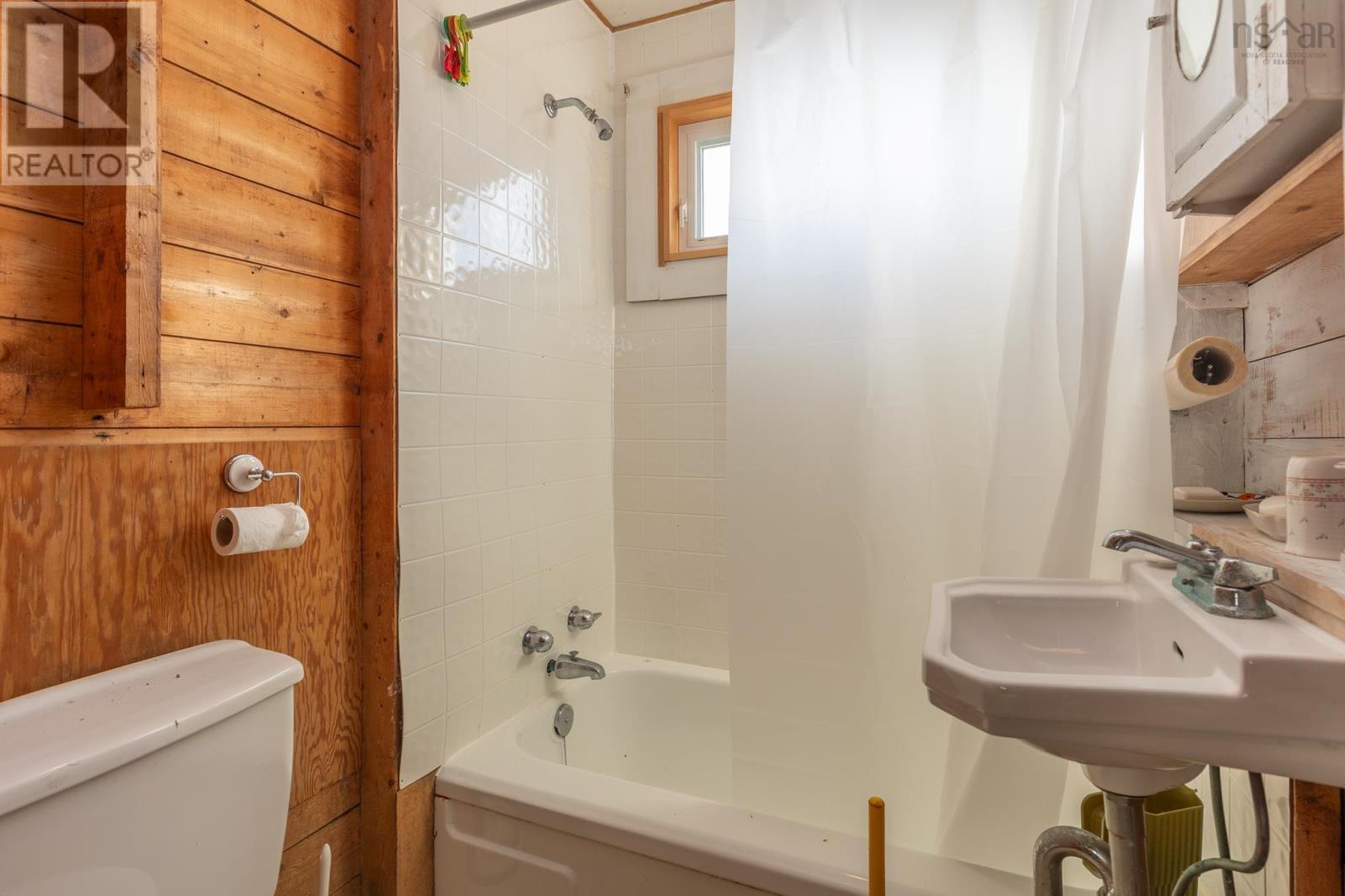 2473 Chebogue Road Property Photo 33