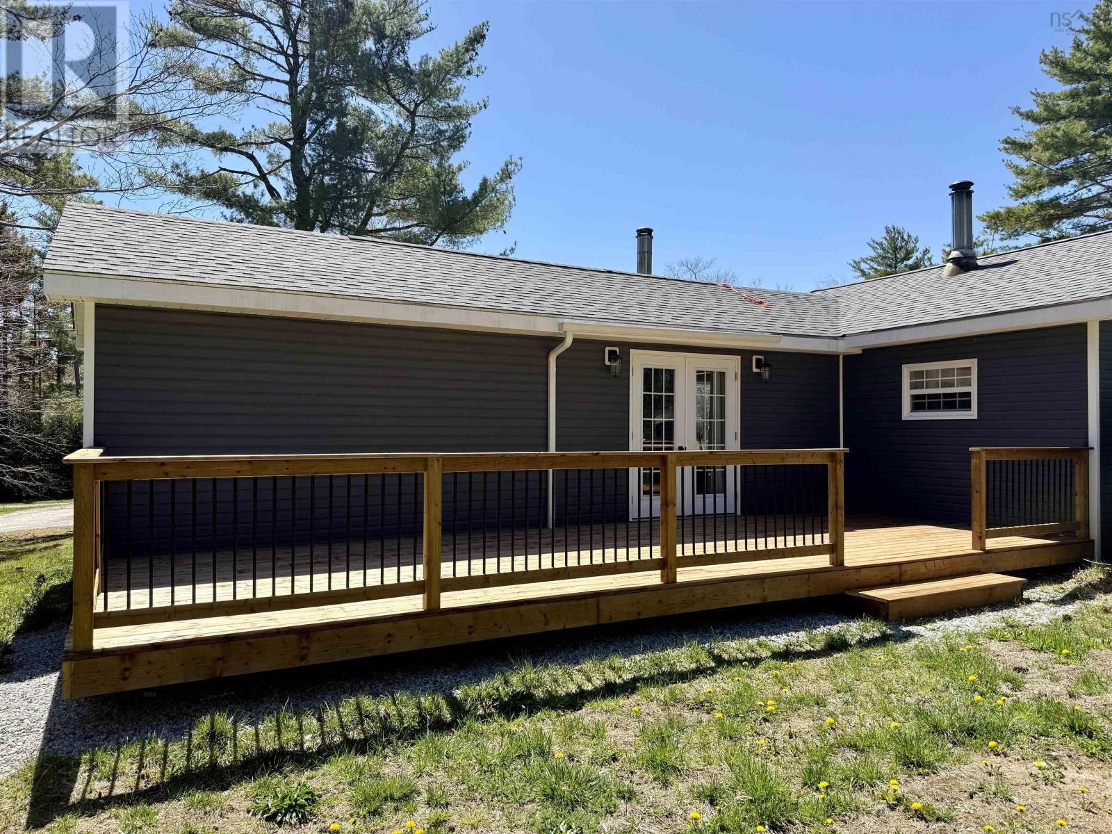 153 Shore Road Property Photo 5