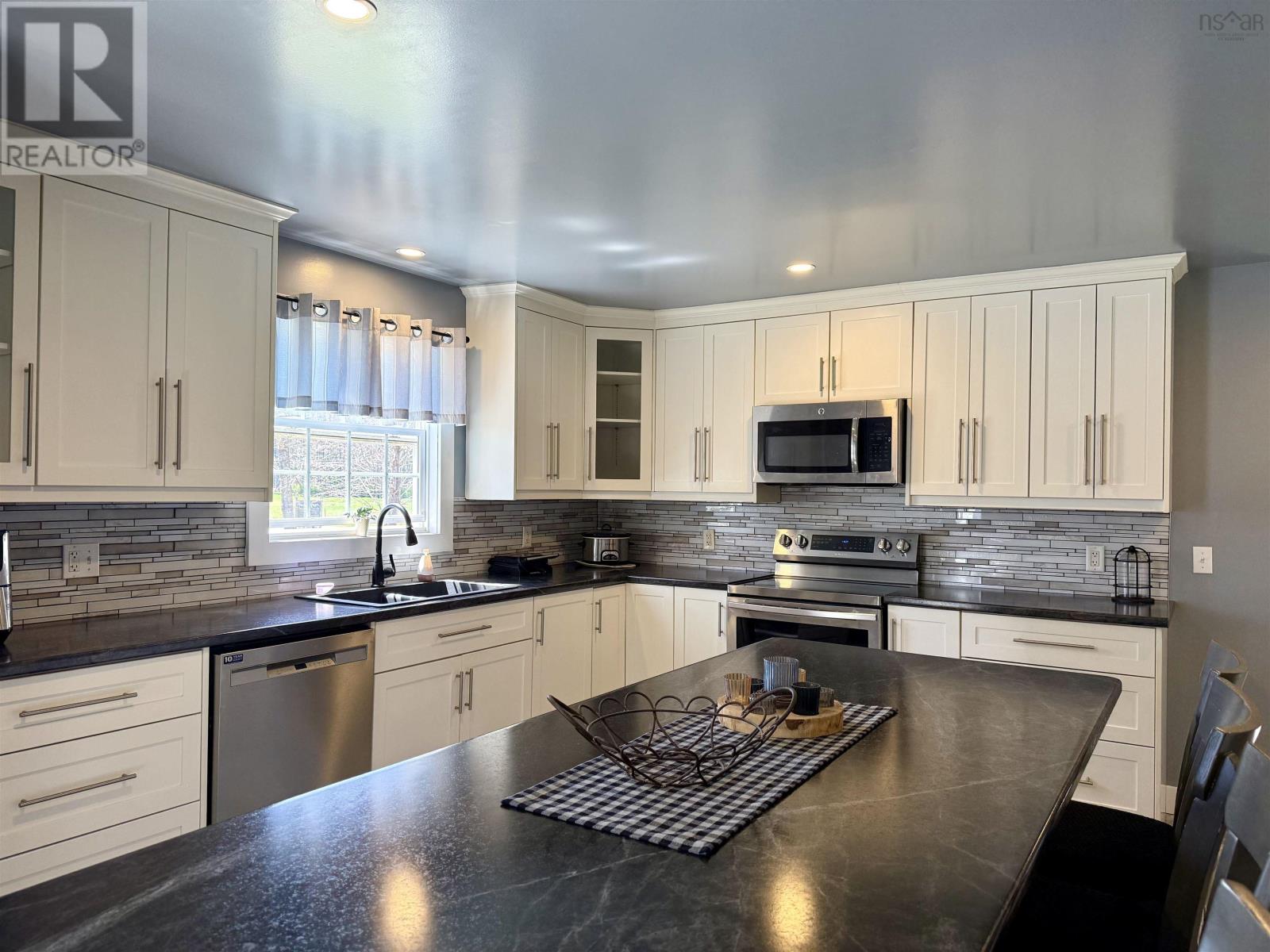 153 Shore Road Property Photo 10