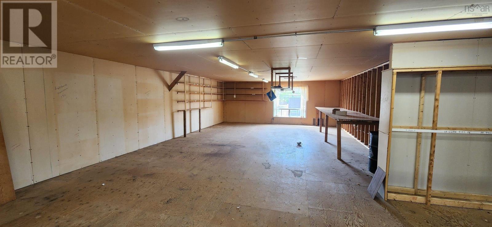 9027/9029 Commercial Street Property Photo 6