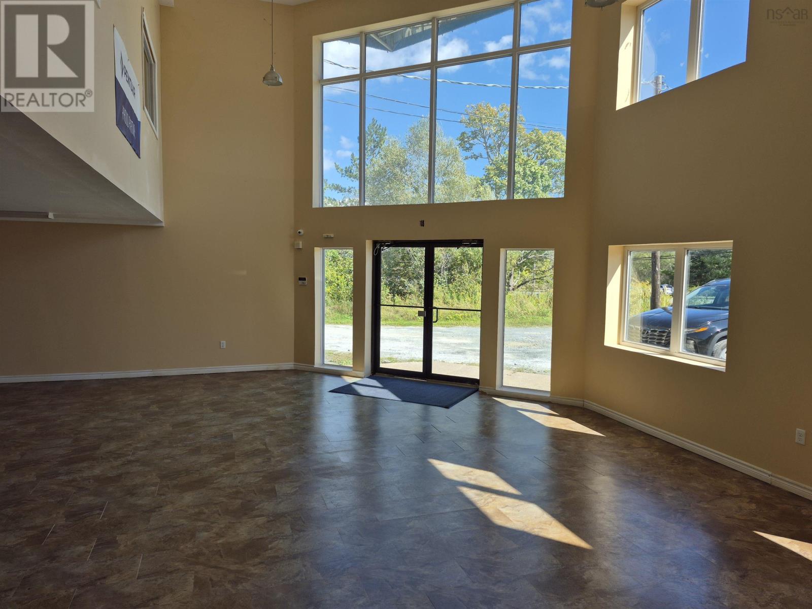 875 Main Street Property Photo 2