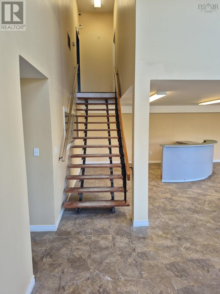 875 Main Street Property Photo 7