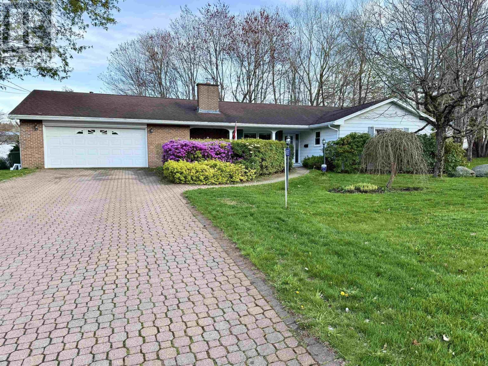 65 Dublin Avenue Property Photo