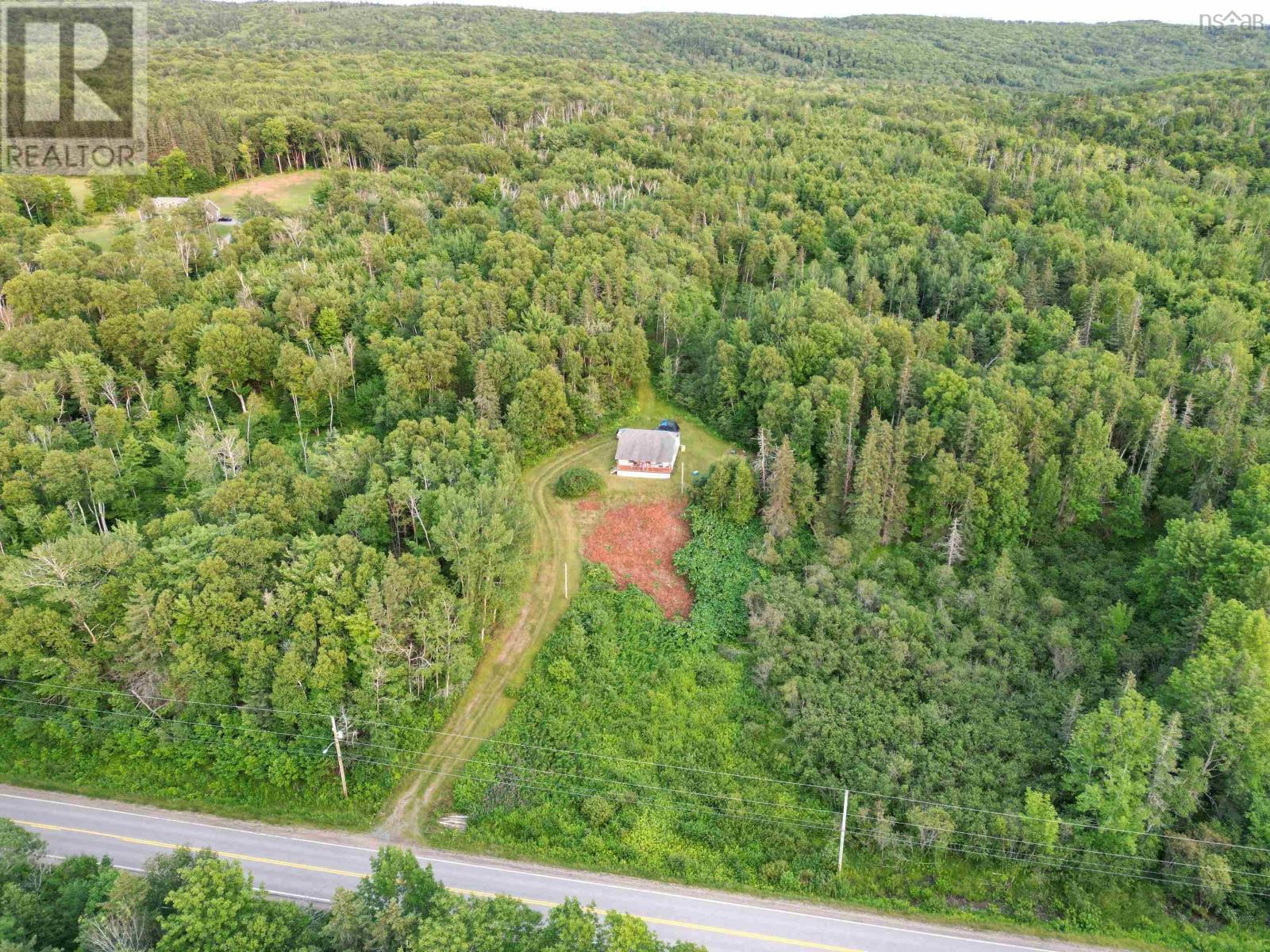 7319 223 Highway Property Photo 1