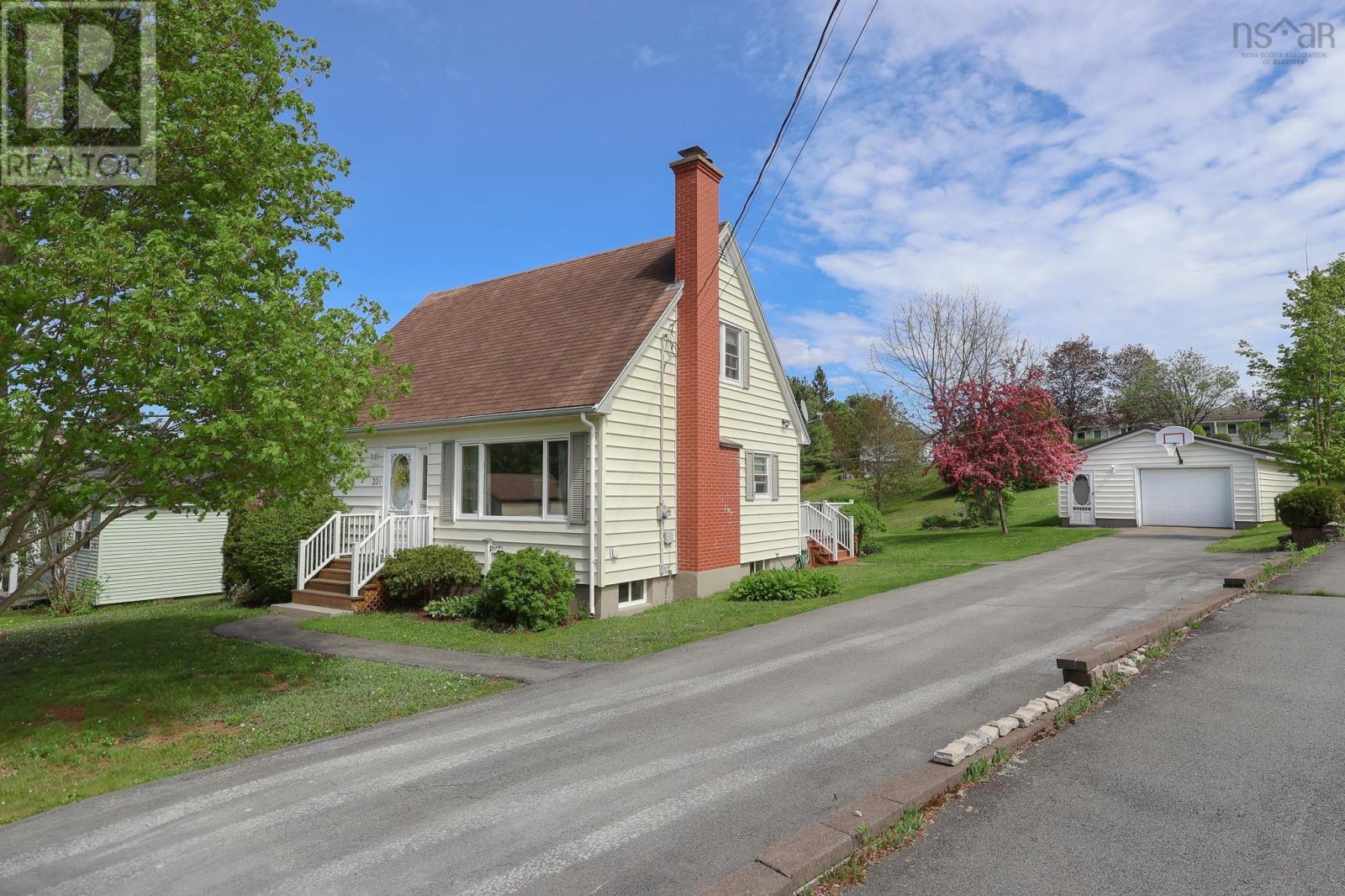 221 Empire Street Property Photo