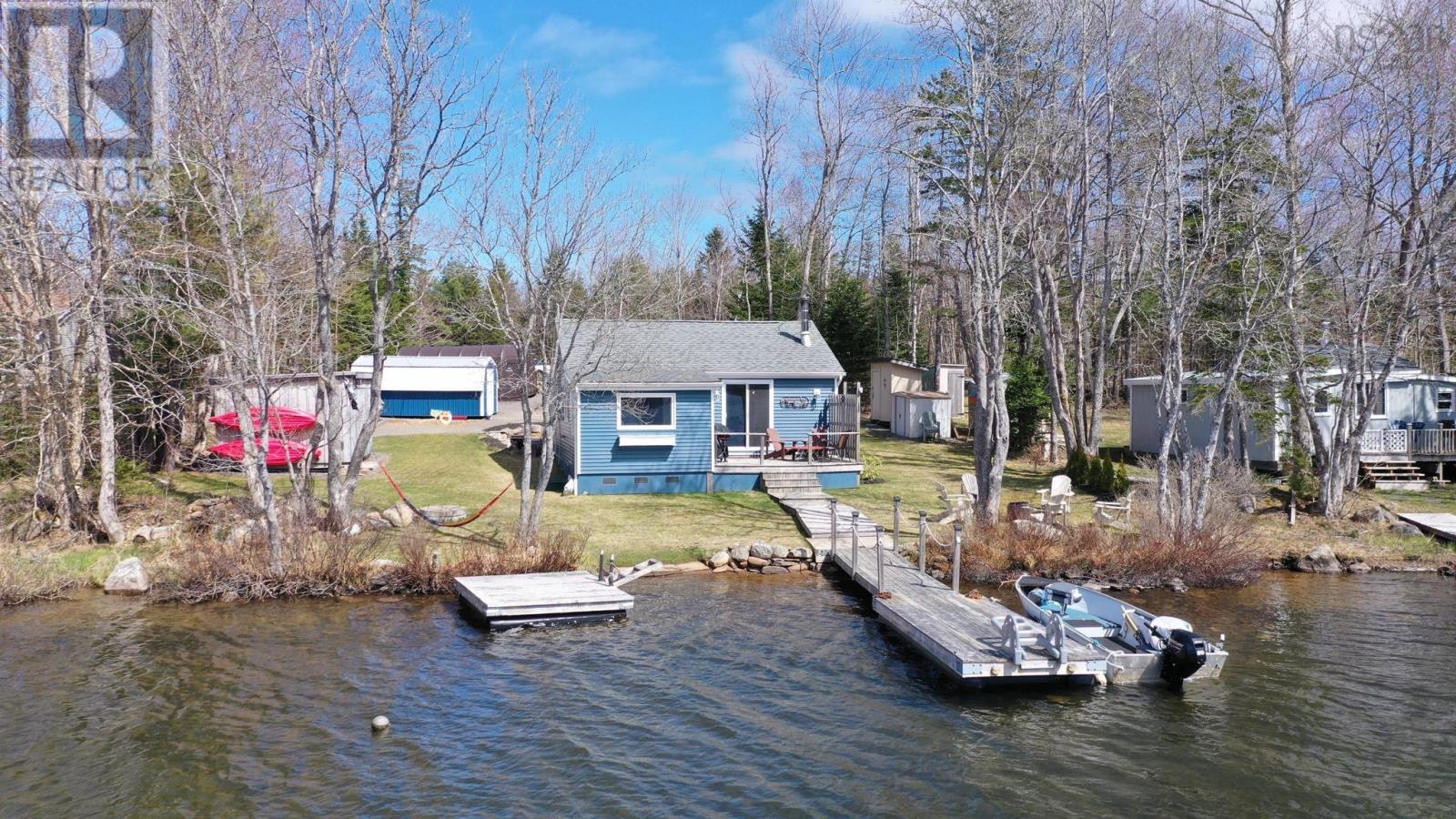 718 Sunken Lake Road Property Photo 1