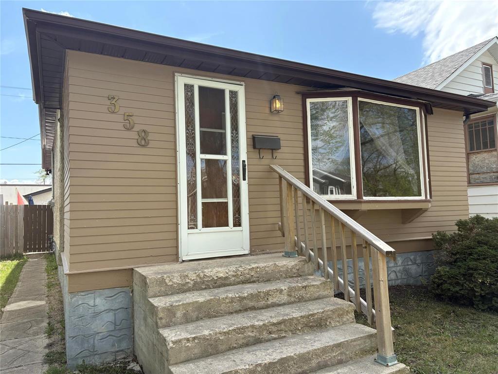 358 Melrose Avenue W Property Photo 1