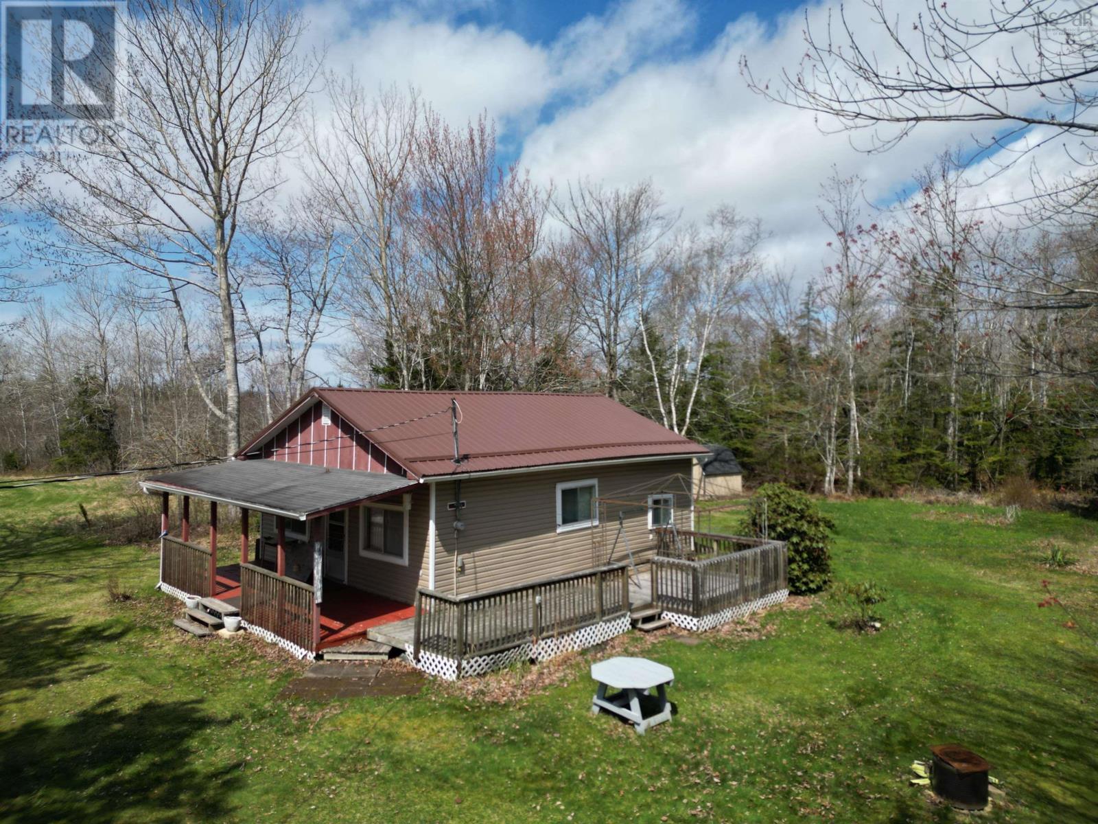 147 Sea Breeze Lane Property Photo 1