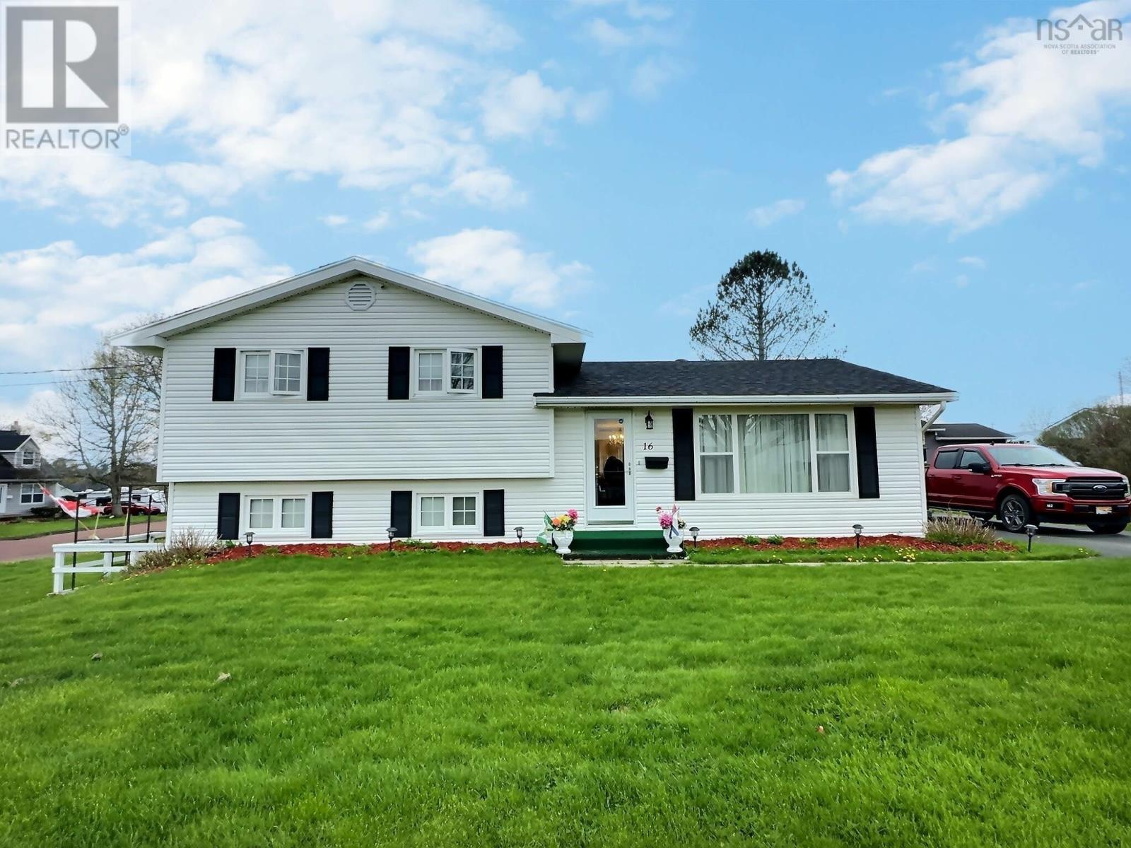 16 Thompson Drive Property Photo 1