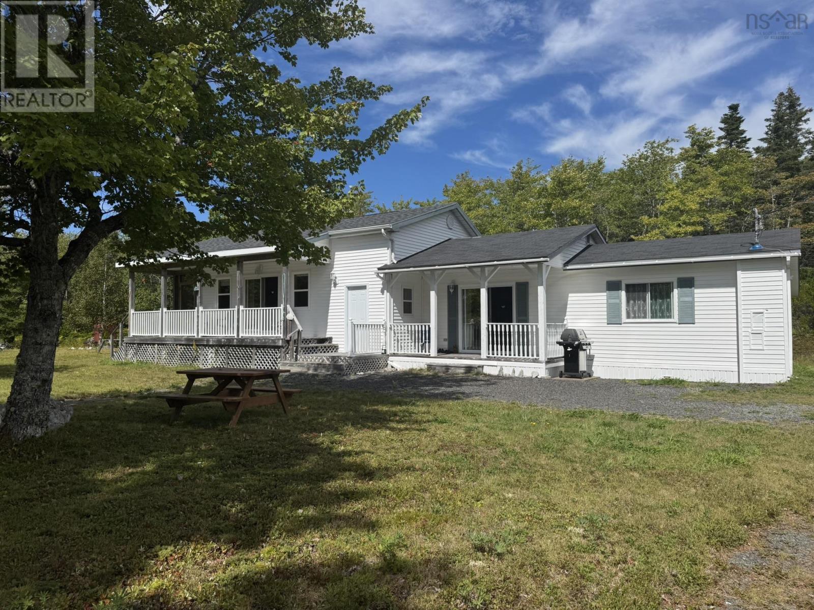 87 Somerset Drive Property Photo 2