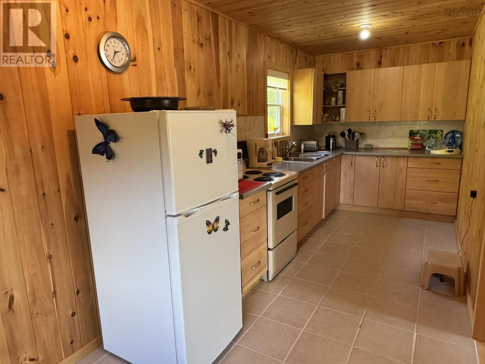 87 Somerset Drive Property Photo 12