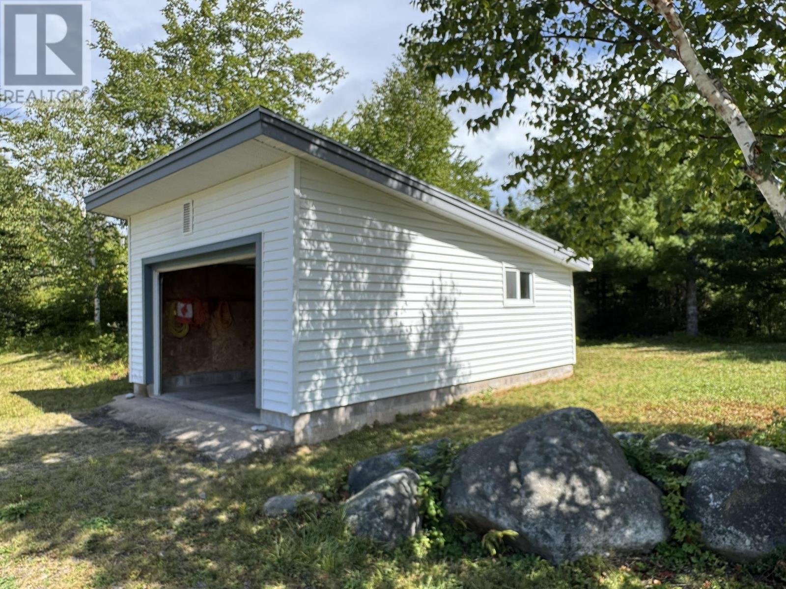 87 Somerset Drive Property Photo 40