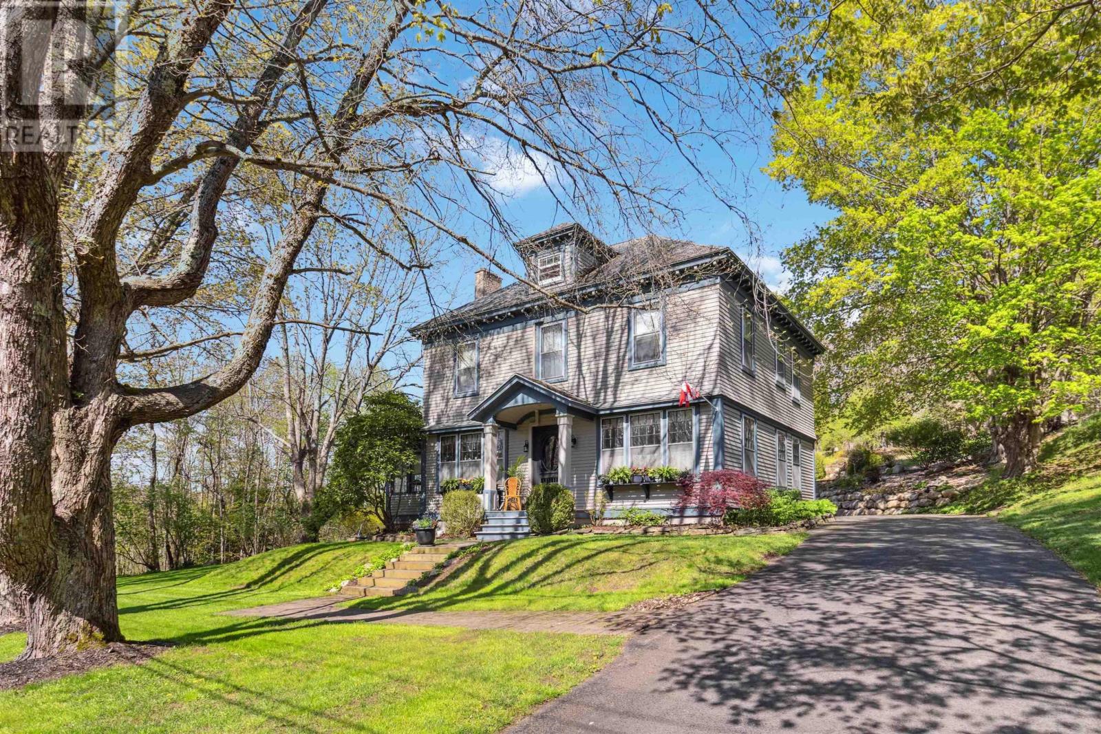 811 Lahave Street Property Photo