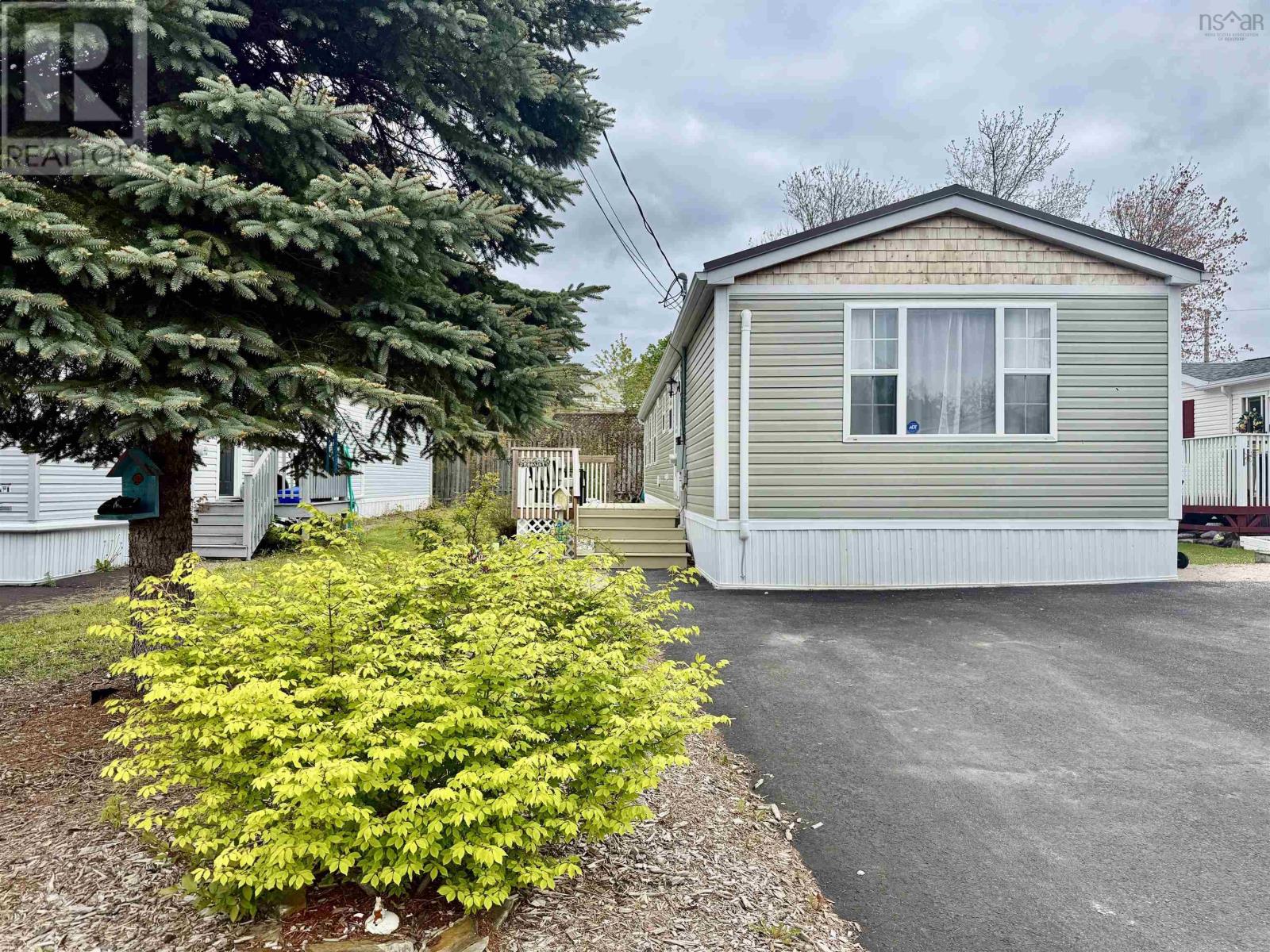 33 Clairmount Avenue Property Photo 1