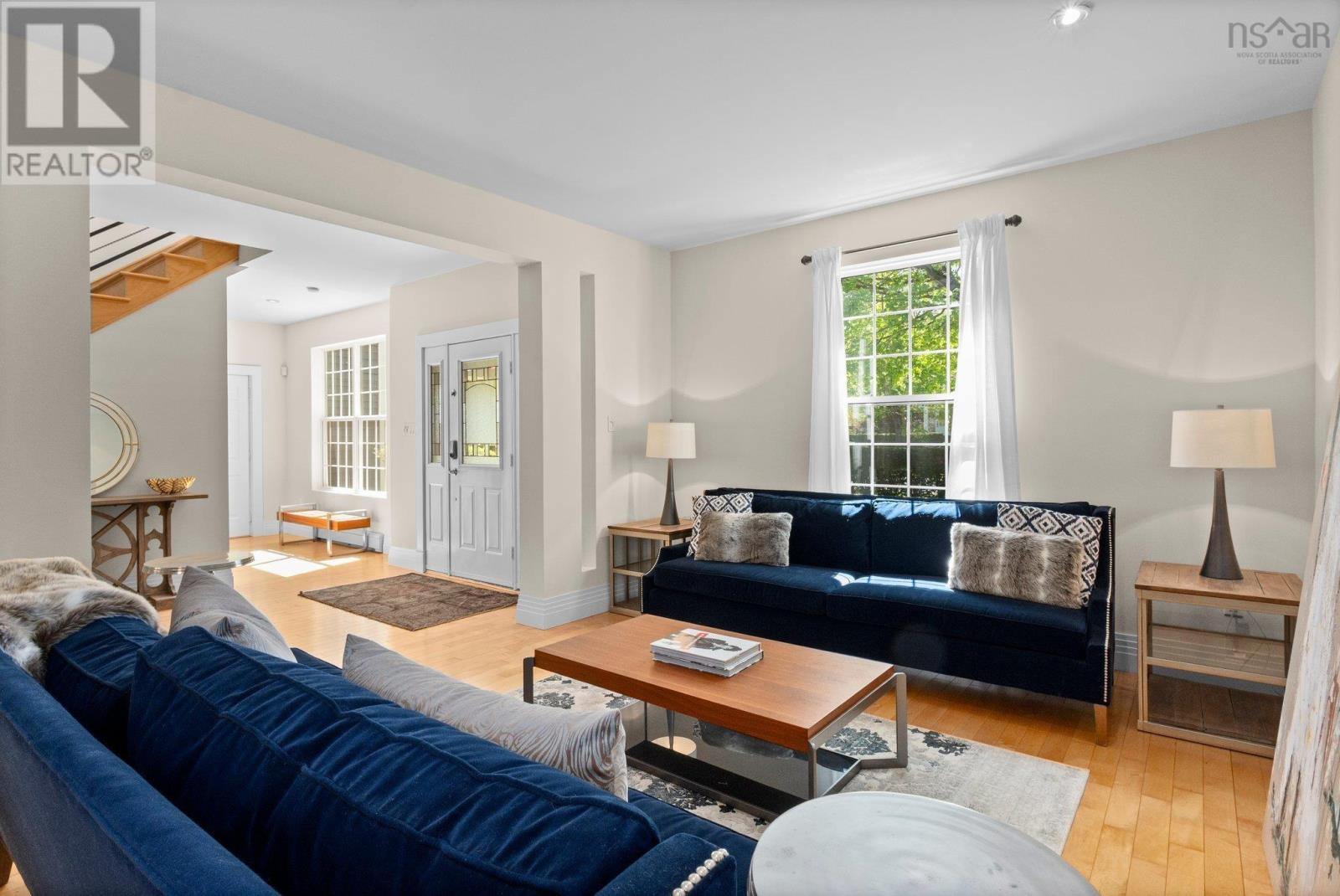 745 Young Avenue Property Photo 4