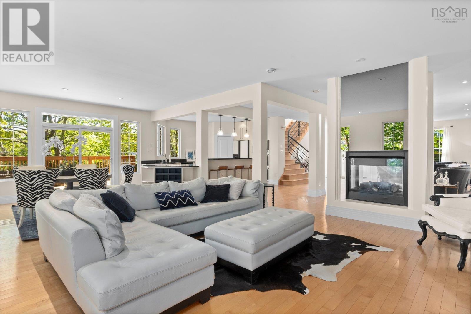 745 Young Avenue Property Photo 10