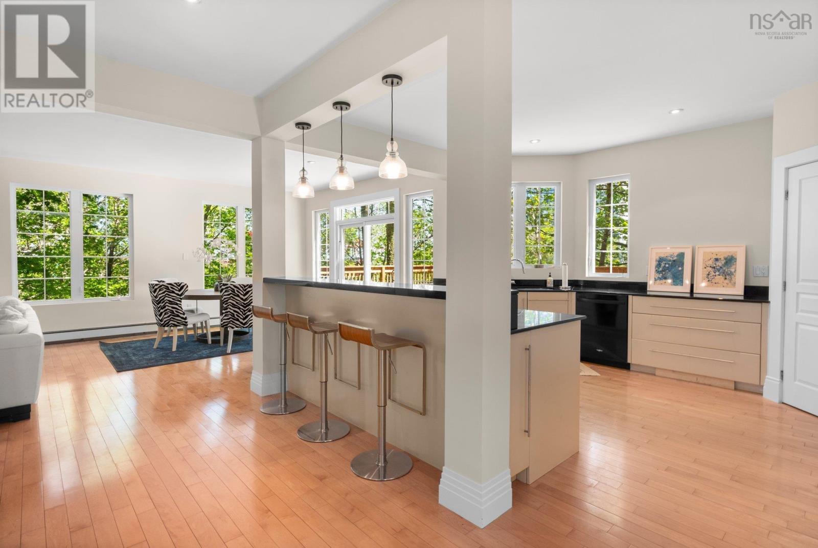 745 Young Avenue Property Photo 13