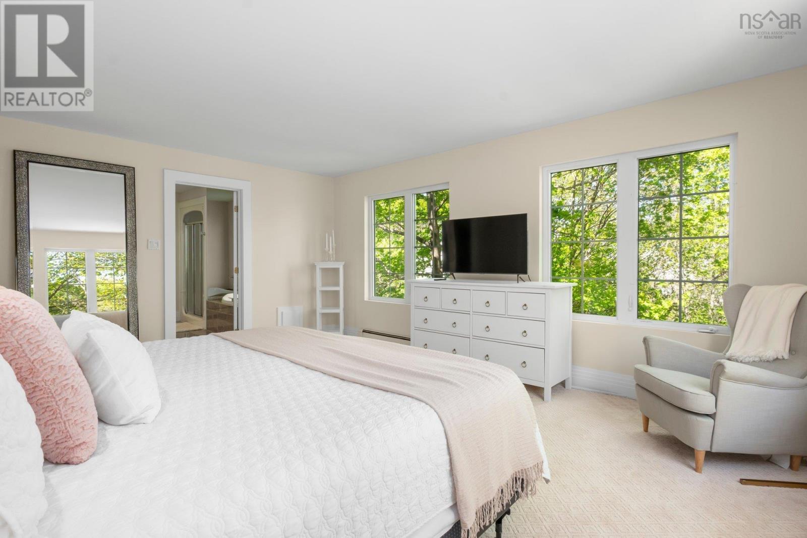 745 Young Avenue Property Photo 19