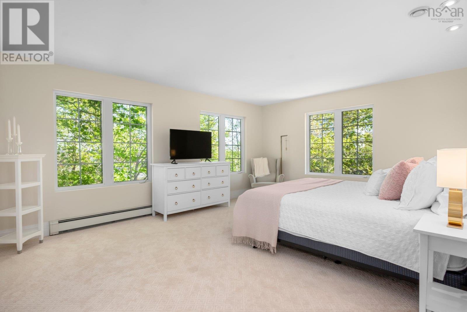 745 Young Avenue Property Photo 20