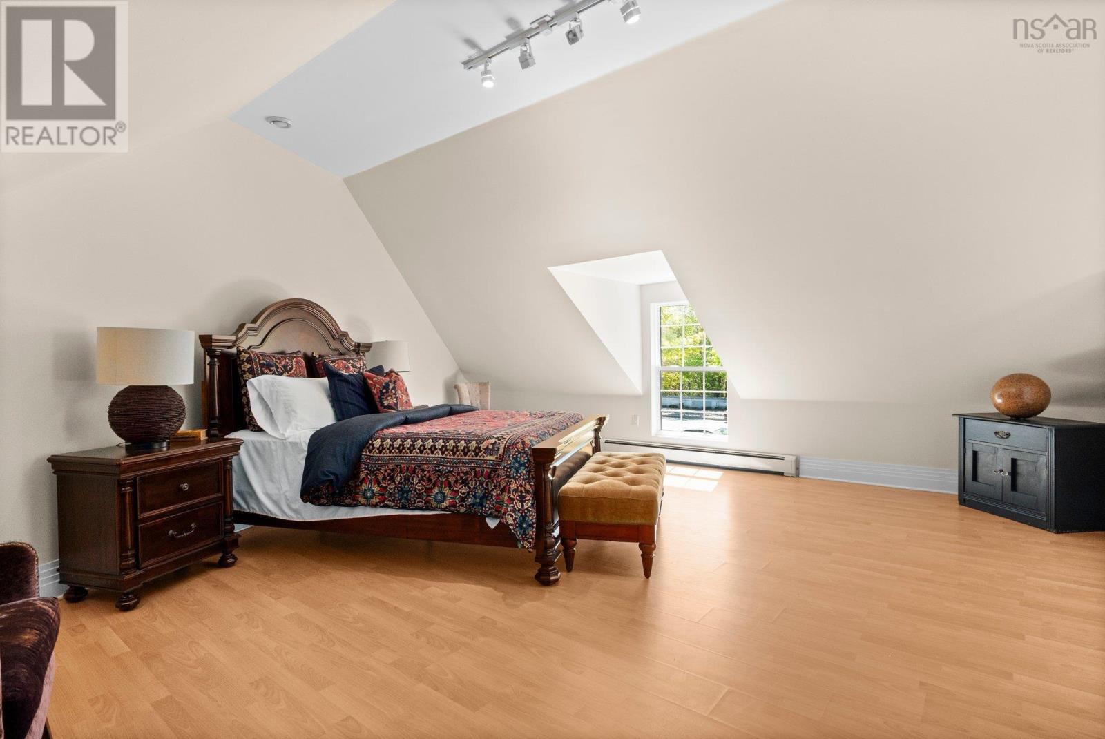 745 Young Avenue Property Photo 27