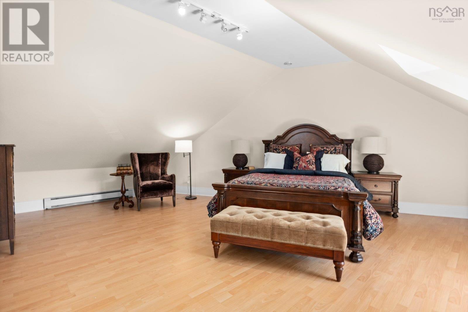 745 Young Avenue Property Photo 28