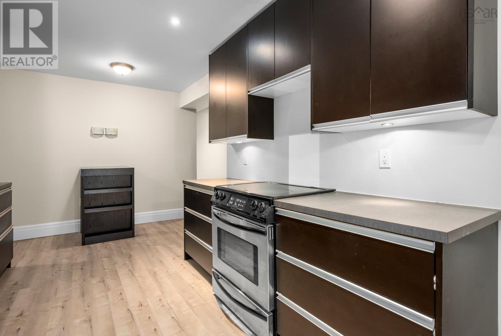 745 Young Avenue Property Photo 38