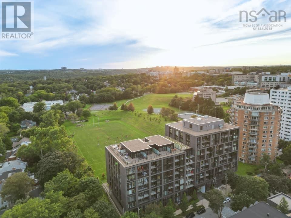 316 1048 Wellington Street Property Photo 1