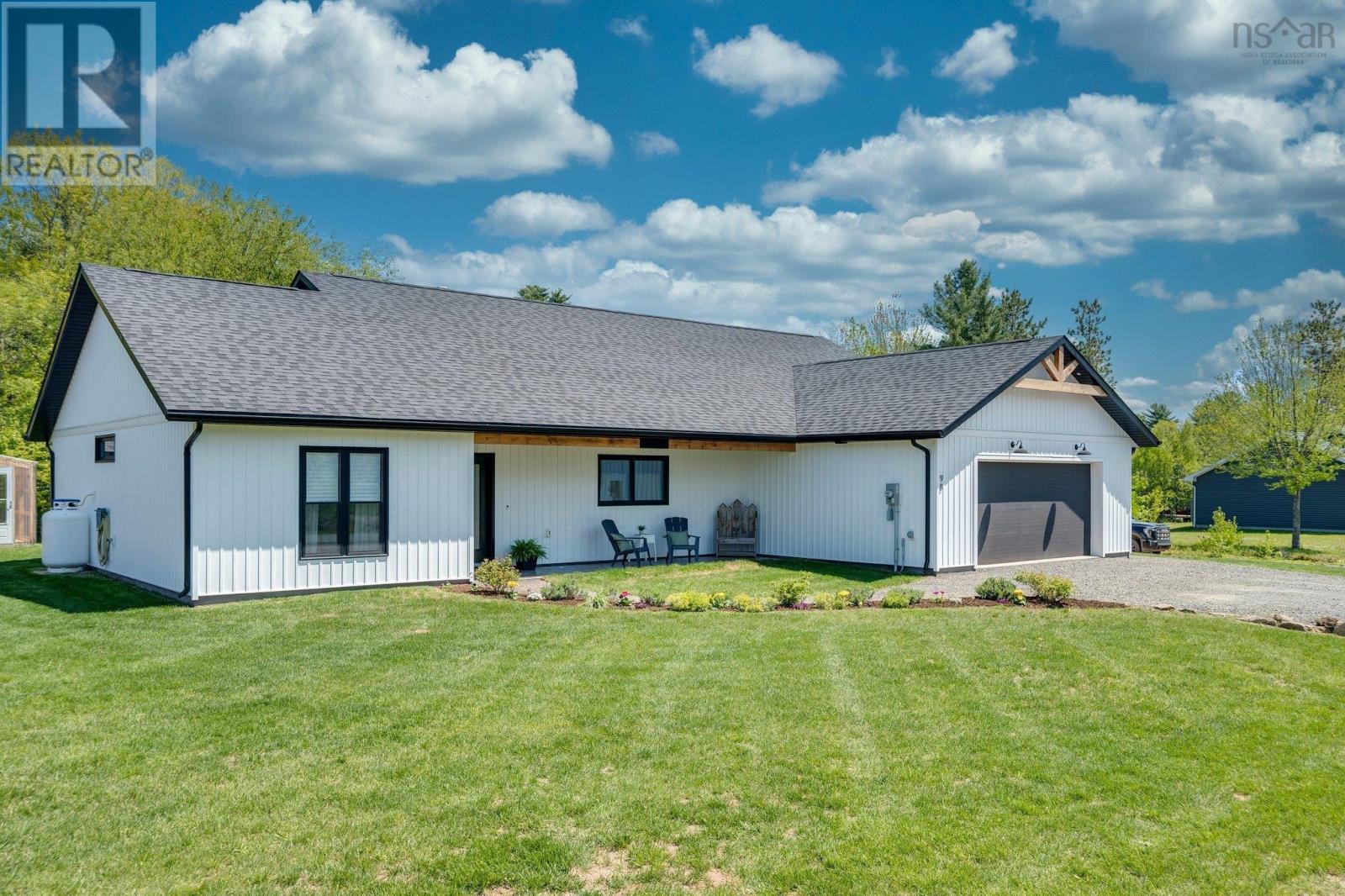 98 Durno Drive Property Photo 1