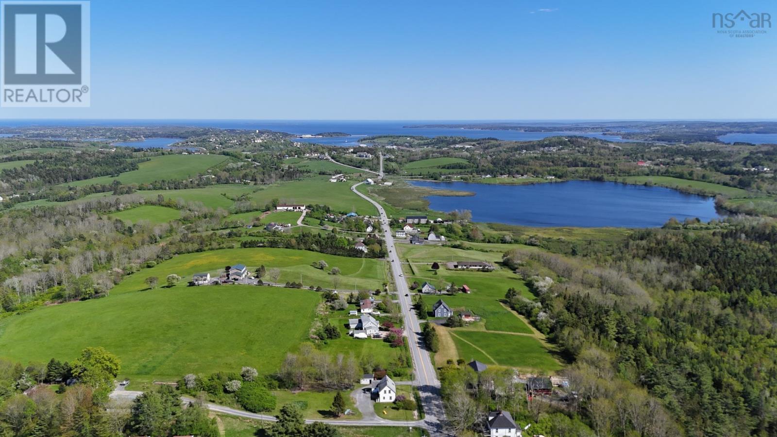 500 Northwest Road Property Photo 5