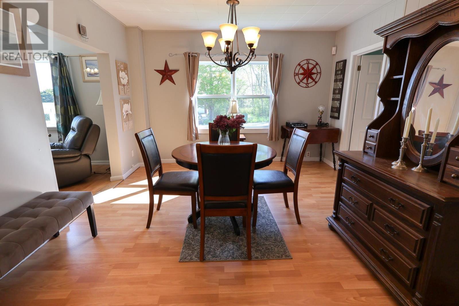 500 Northwest Road Property Photo 11