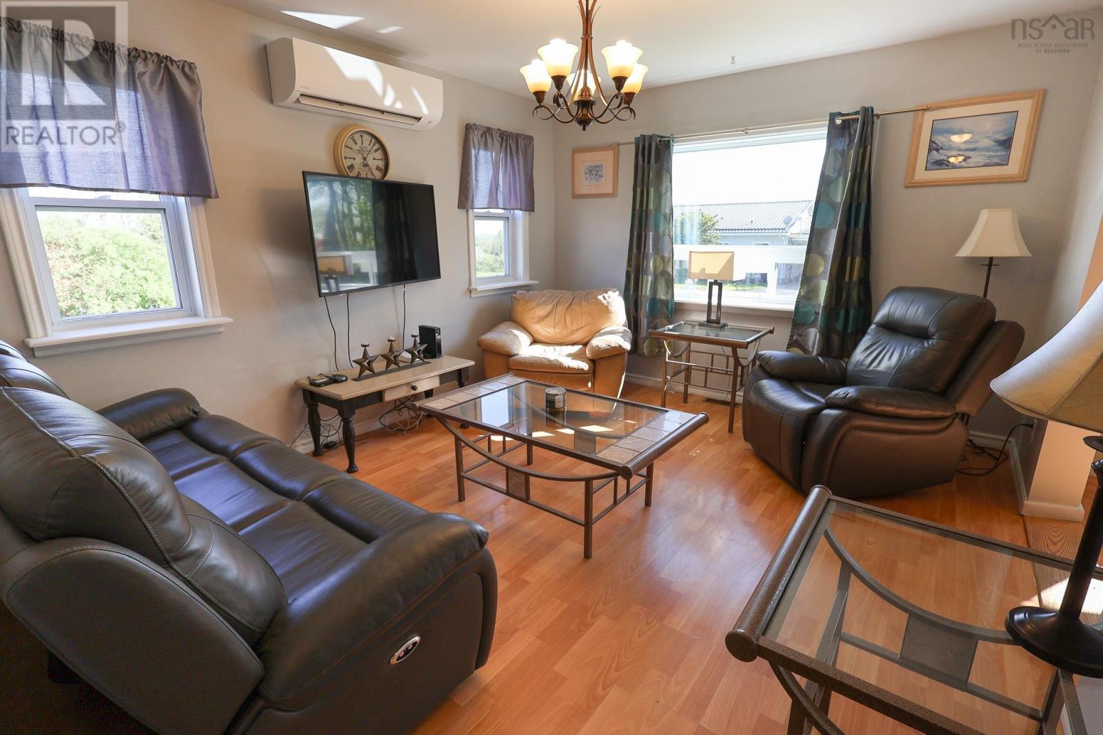 500 Northwest Road Property Photo 15