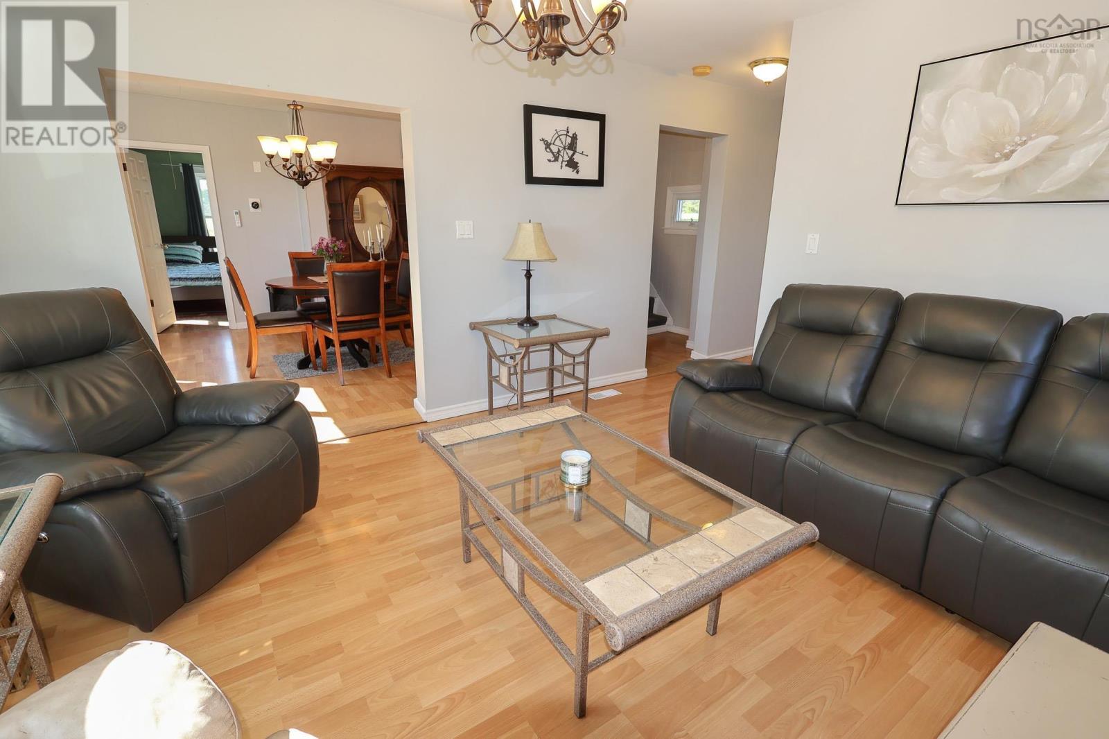 500 Northwest Road Property Photo 16