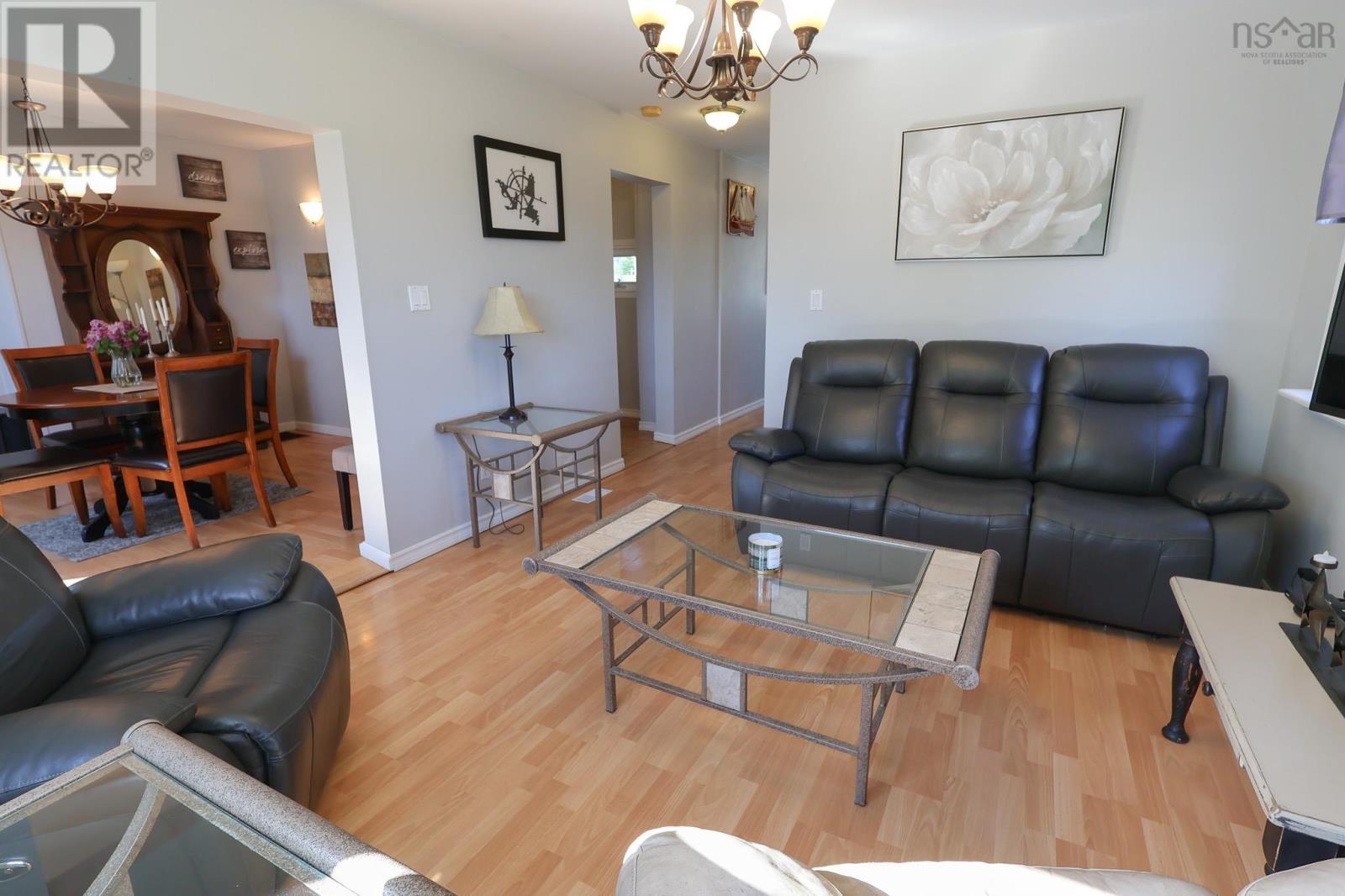 500 Northwest Road Property Photo 17